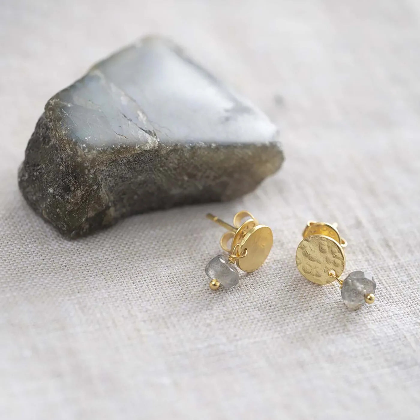 Produktbild-Ohrstecker Mini Coin Labradorite