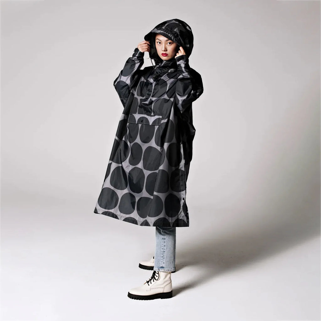 Produktbild-Rain Poncho - Black Polka